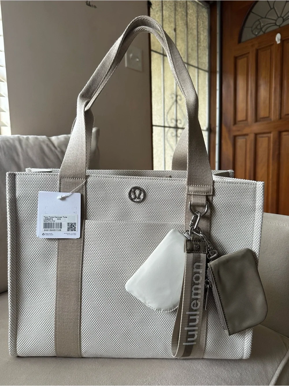 New! Lululemon Two Tone Canvas Tote with Dual Pouch Wristlets - Picture 9 of 14